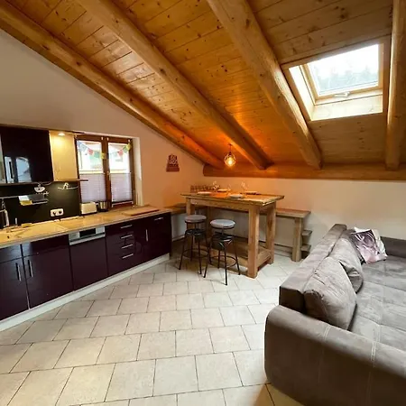 Ferienwohnung Mit Alpencharakter * Garmisch-Partenkirchen