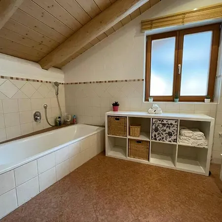 Ferienwohnung Mit Alpencharakter * Garmisch-Partenkirchen
